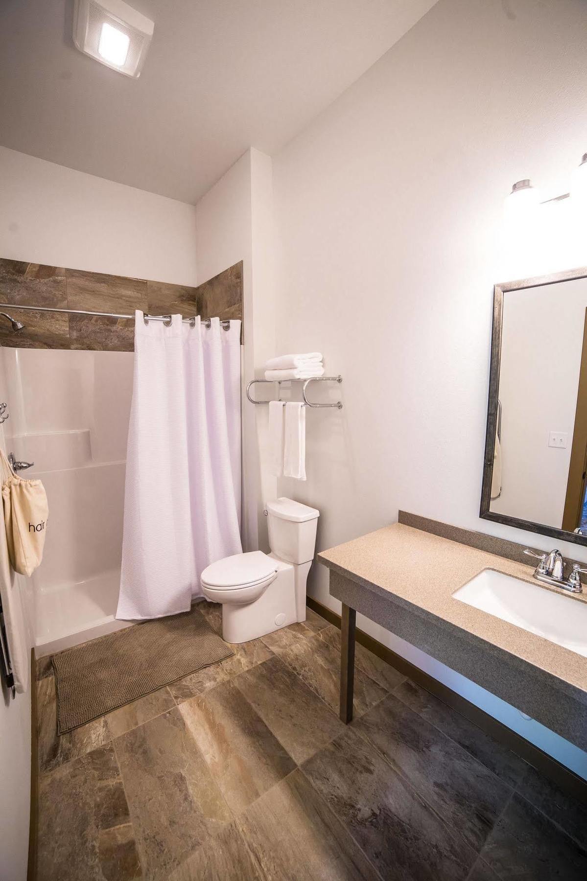 Okoboji Commons Hotel Luaran gambar
